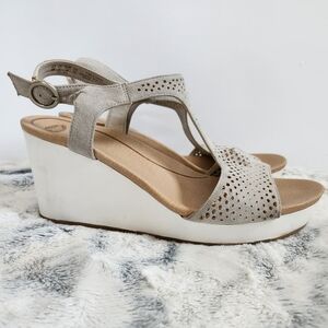Elegant Beige Wedge Sandals